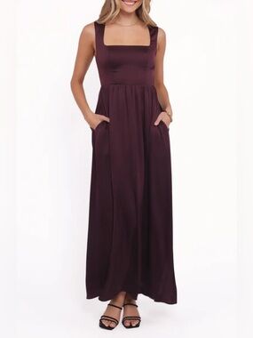 Petal & Pup • NWT Sleeveless Plum Maxi Dress PTP 17”-19”